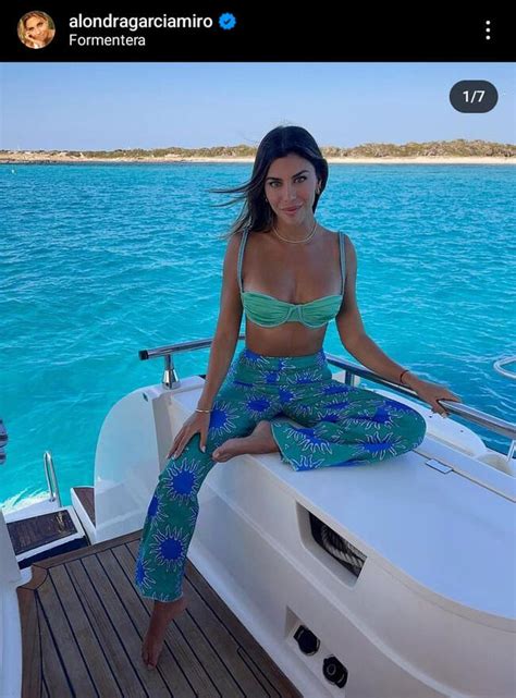 Alondra García Miró se convierte en la reina del mar español con mágico bikini satinado