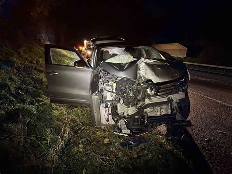 Berg SG Auffahrunfall auf A23 zwischen zwei Autos fordert fünf