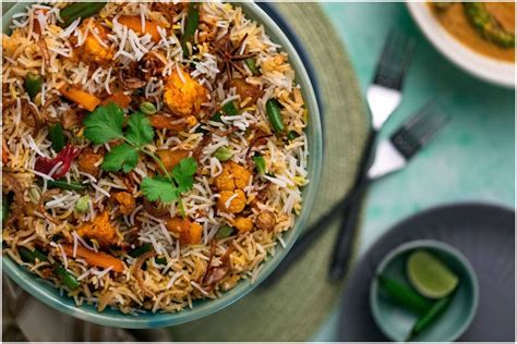 Biryani is The Most Ordered Food of 2021, Swiggy Says Indians Ordered ...