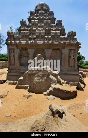 Templos monolíticos del Panch Rathas en Mahabalipuram en la región de