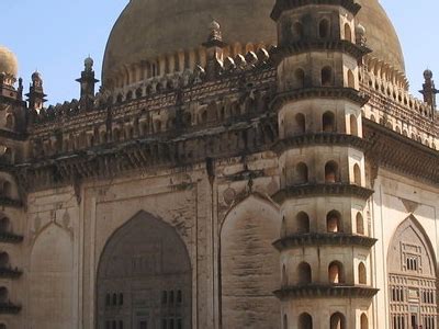 Bijapur Fort, Bijapur, India Tourist Information