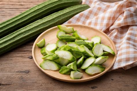 Ridge Gourd Nutrition Health Benefits Healthifyme Ztec