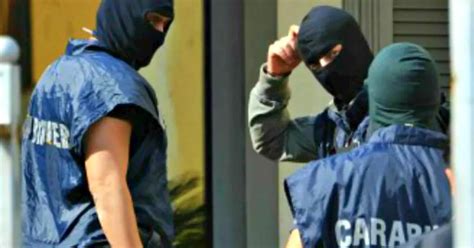 Ndrangheta E Politica A Reggio Calabria 14 Misure Cautelari Per