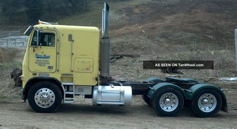 Freightliner Cabover