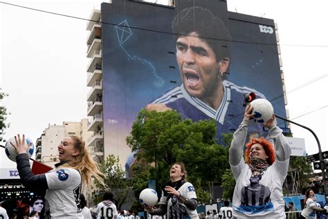 A giant Maradona emerges in Argentina, days before…