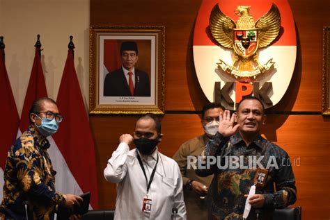 Nasib Pegawai Kpk Kini Seperti Dipingpong Republika Online