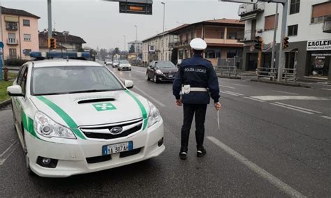 Alla Guida Di Un Auto Rubata E Senza Patente Denuncia E Maxi Multa