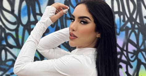 Kim Loaiza Estrena Mal Hombre Los 40 Puebla