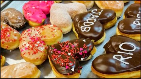 Order Personalized Donuts for Valentine's Day from Red's Donuts | Old ...