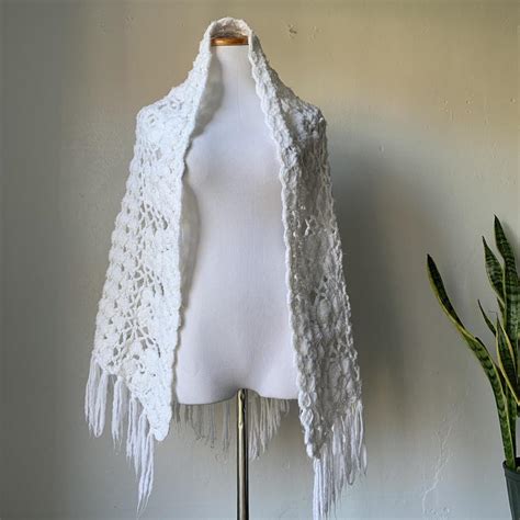 60s 70s White Crocheted Fringe Shawl Adorable Depop