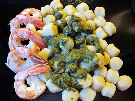 Tentazioni Di Gusto Gnocchi Di Patate Con Pesto E Gamberi