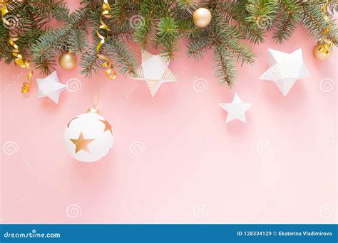 Feliz Natal E Ano Novo Feliz Fundo Cor De Rosa Imagem De Stock Imagem