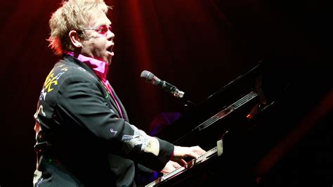 Sir Elton John To Headline Glastonbury As Part Of Final Tour