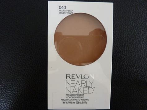 Revlon Nearly Naked Pressed Powder MEDIUM DEEP 040 Brand New