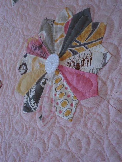 Bee In My Bonnet Ring Around The Rosy Rosie Dresden Quilt Quilts