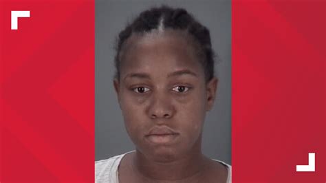 Tampa Woman Accused Of Trying To Smuggle 94 Pills Wtsp