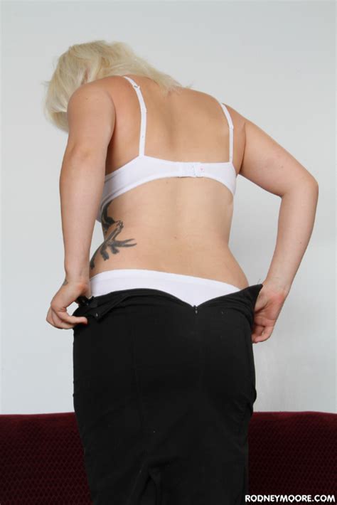 Simply Beautiful Big Assed Amateur Evie Strips Down To Nothing And Gives A POV Blowjob