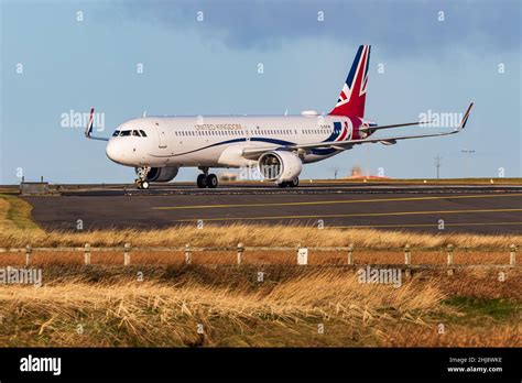 G XATW Airbus A321 251NX Operated By Titan Airways Stock Photo Alamy