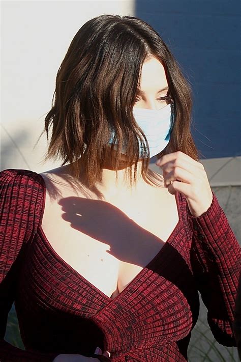 Selena Gomez Shows Big Tits In Deep Cleavage Photos The Fappening