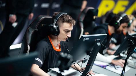 Virtus Pro Take Down Spirit Claim Prize At CCT Online Finals 2