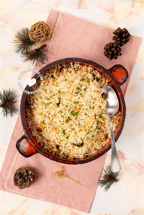 Arroz Navideño [Recipe + Video] Christmas Rice with Raisins