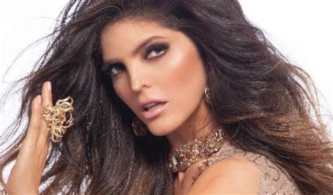 Ana Bárbara publicó video en descarado bikini y casi se le salen los pechos