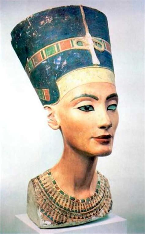 The Famous Nefertiti Statue Bust Made By The Artist Thutmose Dynasty