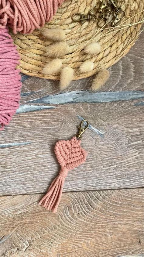 Llavero corazón macramé Llaveros manualidades Joyería de macramé