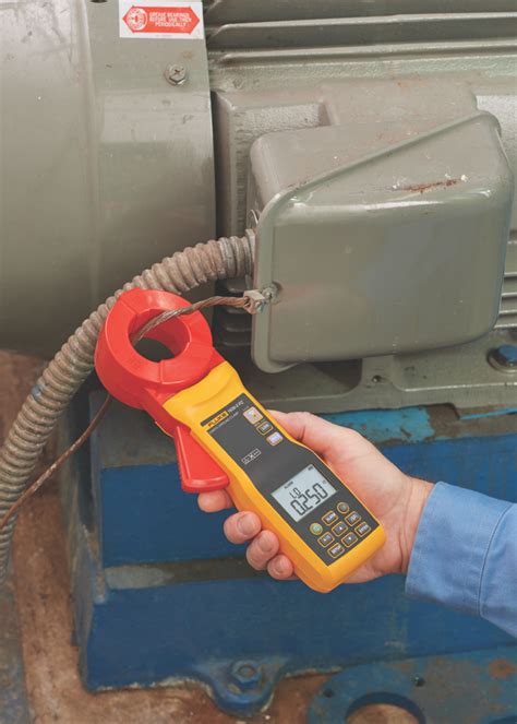 New Fluke Stakeless Earth Ground Clamp Performs Tests Without