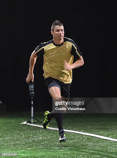 Cristiano Ronaldo Tested To The Limit Fotografías E Imágenes De Stock Getty Images