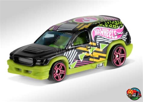 H Hot Wheels