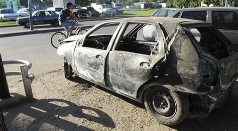 Hallan En Un Auto Tres Cuerpos Carbonizados La Nacion