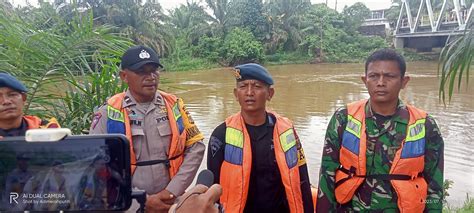 Tim Sar Gabungan Tni Polri Berjibaku Menelusuri Sungai Rikit Mencari