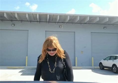 Tranny Smoking Leaving The Adult Theater American Shemale Ladyboy Porn Xhamster