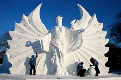 A city made of ice: Spectacular ice sculptures at the 2015 Harbin International Ice and Snow ...