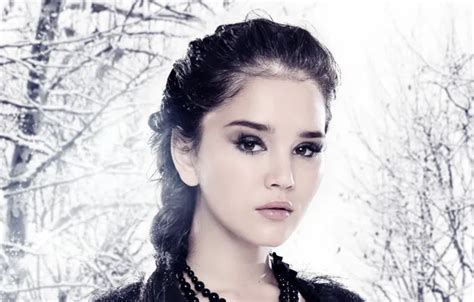 Wallpaper look girl face brunette Malena Fendi for mobile and desktop section девушки