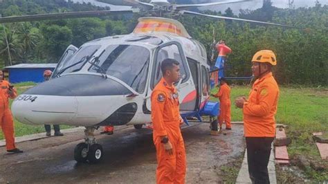 Foto Basarnas Selamatkan Korban Tambang Longsor Di Gorontalo Masih