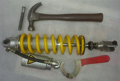 Rebuilding the rear shock absorber on a Yamaha TTR250