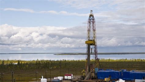 Pros & Cons of Oil Drilling in the United States | Bizfluent