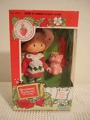 Vintage Strawberry Shortcake Doll With Custard Pet And Comb In