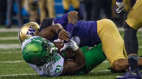 Ducks continue winning streak against Huskies | KMTR