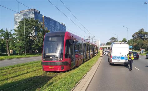 Zderzenie tramwajów w Łodzi Są ranni Portal Kolejowy NaKolei pl