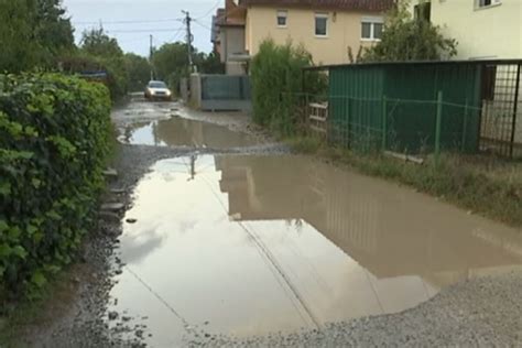 Stanari Iz Ove Ulice Na Zagori U Ma Taju O Asfaltu Uo I Izbora