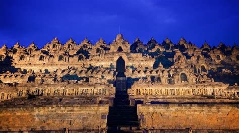 Borobudur Temple Tours - Book Now | Expedia