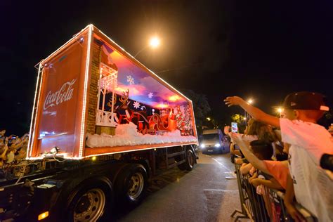 Então é Natal Caravana Coca Cola vai espalhar brilho e magia em 18