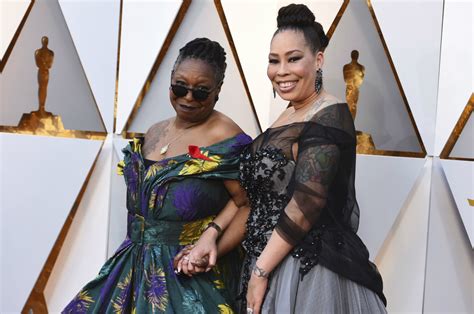 Whoopi Goldberg’s Oscars Dress Had Big Surprise Underneath – Footwear News