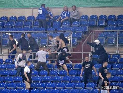 Schalke And Frankfurt Hools Clash At End Of Dfb Pokal Semi Final