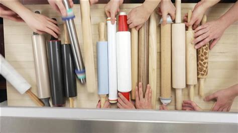 Un Banc Dessai De Rouleaux P Te L Picerie