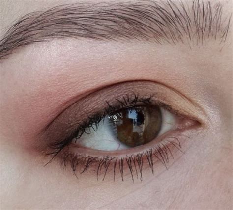 Pin By Stingy Petals On Hair Makeup In Makeup Eyeliner Subtle