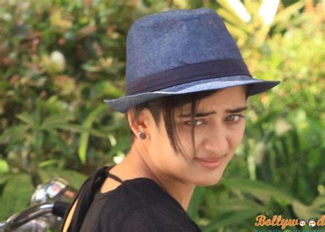 Celebrity Wallpapers Akshara Haasan Hot Photos